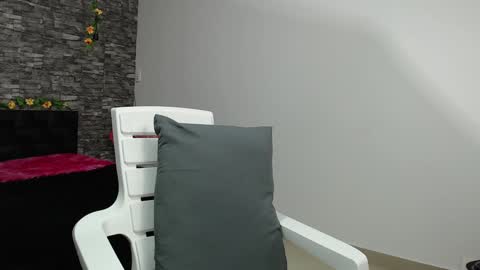 Snapshot of iris_joi chatting on 01-25-25, 02:37 Iirs online show from 01-25-25, 02:37