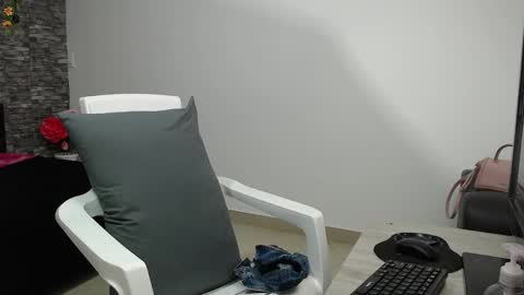 Snapshot of iris_joi chatting on 02-26-25, 02:37 Iirs online show from 02-26-25, 02:37