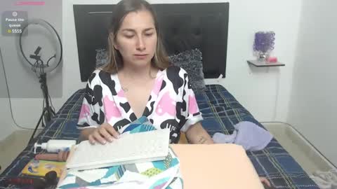 Snapshot of iris_love18 chatting on 02-03-25, 01:19 IRIS online show from 02-03-25, 01:19