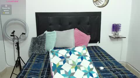 Snapshot of iris_love18 chatting on 02-05-25, 02:51 IRIS online show from 02-05-25, 02:51