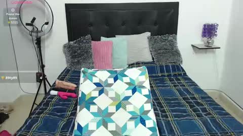 Snapshot of iris_love18 chatting on 02-15-25, 06:55 IRIS online show from 02-15-25, 06:55