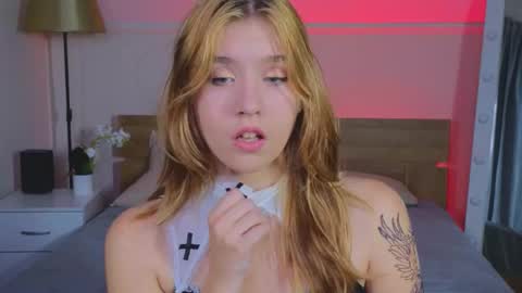 Iris  online show from 11-23-25, 09:53