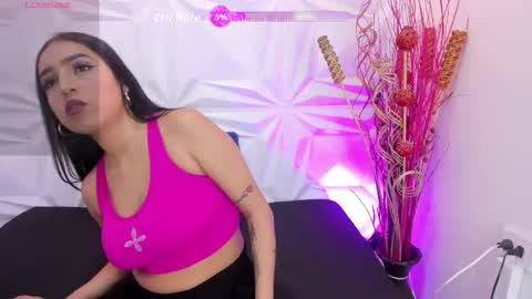 iris_rose_7 online show from 12-01-25, 11:59