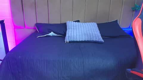 iris_roses online show from 06-19-26, 08:34