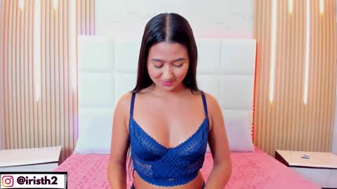 Snapshot of iris_thompson chatting on 10-25-25, 04:42 Iris online show from 10-25-25, 04:42