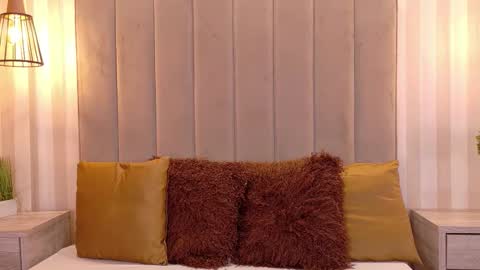 Iris  online show from 12-01-25, 01:49