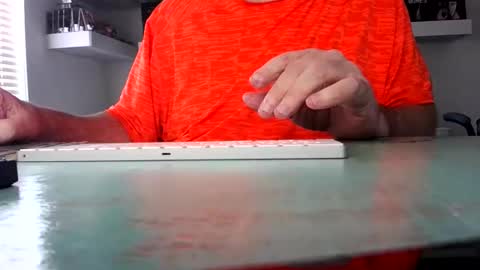 Snapshot of irishdudeloveoib chatting on 01-10-26, 06:42 Irishdudelove online show from 01-10-26, 06:42