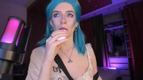 Snapshot of irisice chatting on 10-30-25, 04:41 Miss Iris Fansly Miss Iris new inst. online show from 10-30-25, 04:41