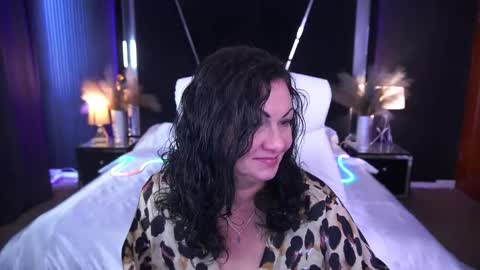 Snapshot of irismoonn chatting on 10-14-25, 12:50 Iris online show from 10-14-25, 12:50