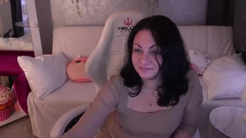Snapshot of irismoonn chatting on 10-19-25, 05:30 Iris online show from 10-19-25, 05:30