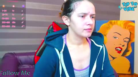 Iris online show from 09-18-25, 01:40