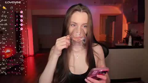 irisskiss online show from 06-18-26, 06:45