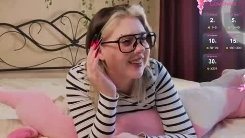 I am Cutie Iris3 online show from 09-19-25, 08:27