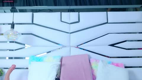 Iris online show from 03-06-25, 11:25