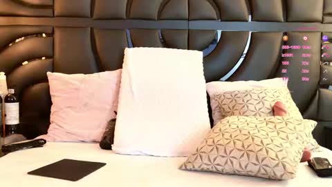 Iris online show from 03-10-26, 07:30