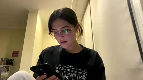 irisss31 online show from 05-26-26, 06:59