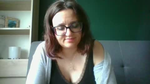Paris online show from 06-15-26, 05:31