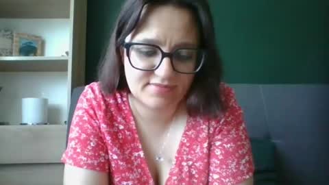 Paris online show from 06-19-26, 05:34