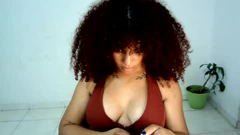Snapshot of isa_bellaxx23 chatting on 06-12-26, 01:59 isa_bellaxx23 online show from 06-12-26, 01:59