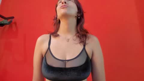 Snapshot of isa_kis_1 chatting on 02-12-25, 11:51 Isabella online show from 02-12-25, 11:51