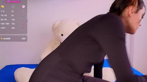 Snapshot of isa_laurentt chatting on 02-05-25, 08:57 Isabella Laurentt  online show from 02-05-25, 08:57