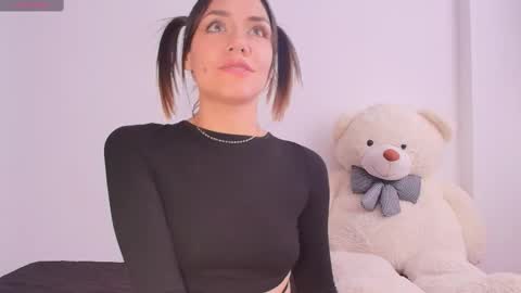 Snapshot of isa_laurentt chatting on 02-13-25, 06:05 Isabella Laurentt  online show from 02-13-25, 06:05