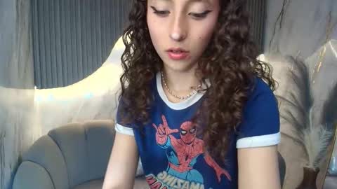 Snapshot of isa_r chatting on 09-27-25, 03:22 isa_r online show from 09-27-25, 03:22