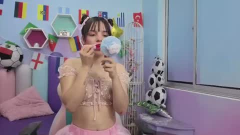Isaa Skinny  online show from 06-30-26, 03:40