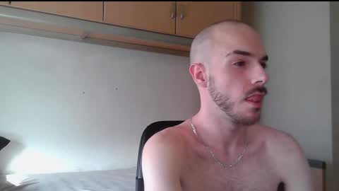 Snapshot of isaac99c chatting on 03-18-26, 08:28 Isaac99c online show from 03-18-26, 08:28