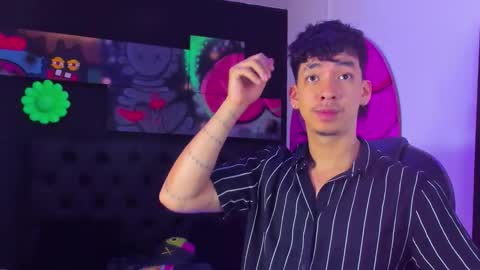 Snapshot of isaac_cryston chatting on 10-31-25, 08:10 isaac_cryston online show from 10-31-25, 08:10