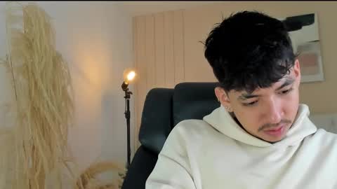 Snapshot of isaac_cryston chatting on 11-14-25, 08:29 isaac_cryston online show from 11-14-25, 08:29