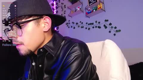 Isaac Saenz. online show from 12-05-24, 03:48