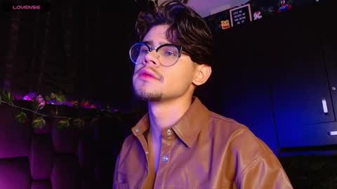 Isaac Saenz. online show from 01-19-25, 09:55