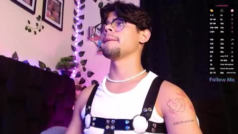 Isaac Saenz. online show from 02-14-25, 01:34