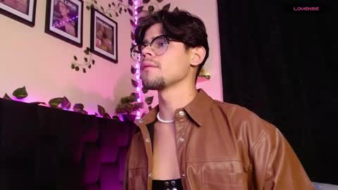 Isaac Saenz. online show from 02-14-25, 10:14