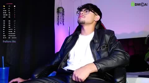 Isaac Saenz. online show from 10-04-25, 11:03