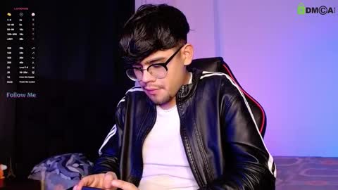 Isaac Saenz. online show from 11-08-25, 01:39