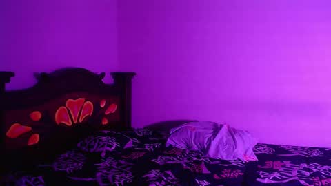 isaac online show from 12-24-24, 04:11