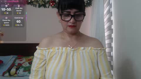 Snapshot of isabeel_sofia01 chatting on 10-11-25, 02:15 Isabeel Sofia online show from 10-11-25, 02:15