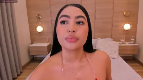 Snapshot of isabel_millher chatting on 06-11-26, 03:48 Isa online show from 06-11-26, 03:48