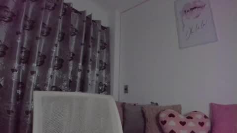 isabela duran online show from 11-08-25, 02:45