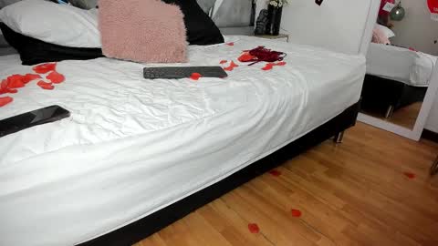 Mommy Isa online show from 02-16-26, 04:30