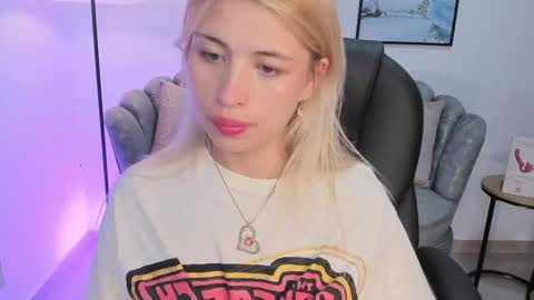 isabela romano online show from 10-18-25, 11:33