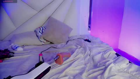 I S A B E L A ISA  online show from 09-29-25, 04:28