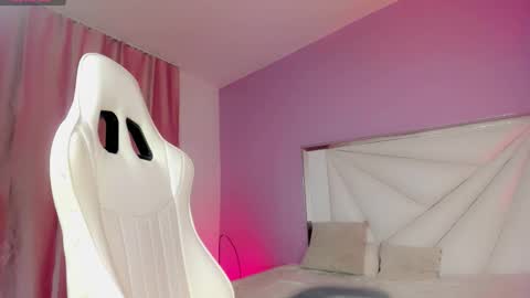 I S A B E L A ISA  online show from 10-10-25, 03:16