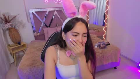 Snapshot of isabela_tay chatting on 11-22-25, 12:04 ISABELA online show from 11-22-25, 12:04