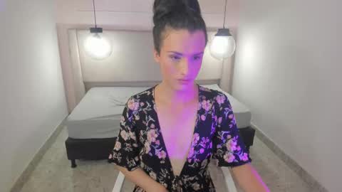 isabelfernandez1 online show from 12-04-25, 10:18