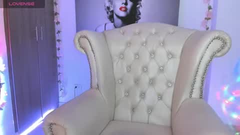 Snapshot of isabelhot1 chatting on 06-21-26, 09:17 Isabel online show from 06-21-26, 09:17
