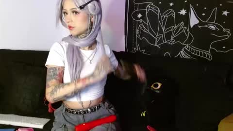    online show from 10-25-25, 10:15