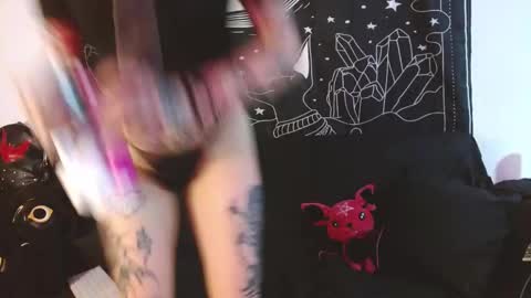    online show from 10-30-25, 10:10